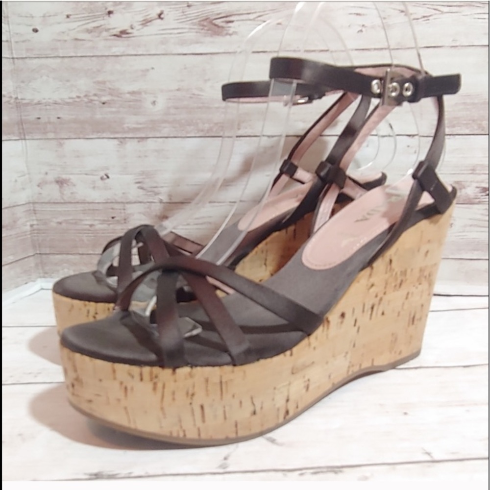 Absolutely stunning Prada brwn cork wedge sandals!